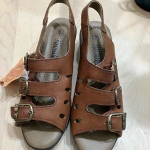 NWT Women’s Sling Back Wedge Leather Sandals